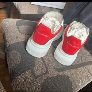 Im selling some designer shoes only been worn 3 or 4 times